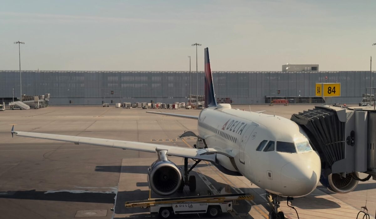Delta flight cancellation policy — Delta Flight Cancellation Policy: Refund & eCredit Guide — Photo by Mateo Valdes on Pexels