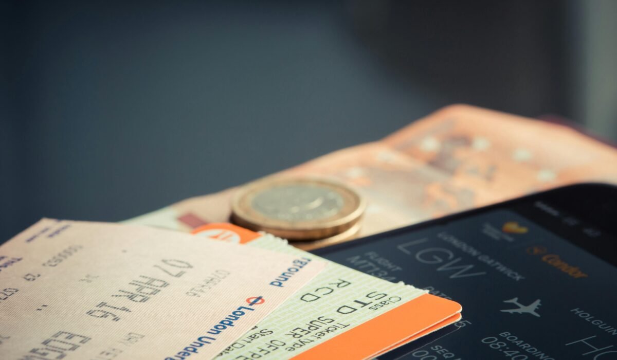 United Airlines cash refund guide — United Airlines Cash Refund: Your 2024 Guide to Getting Money Back — Photo by Torsten Dettlaff on Pexels