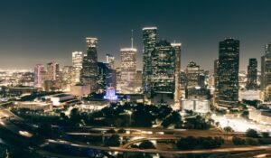 Cheap Flights to Houston — Cheap Flights to Houston: Best Tips & Deals — Photo by Erik Mclean on Pexels