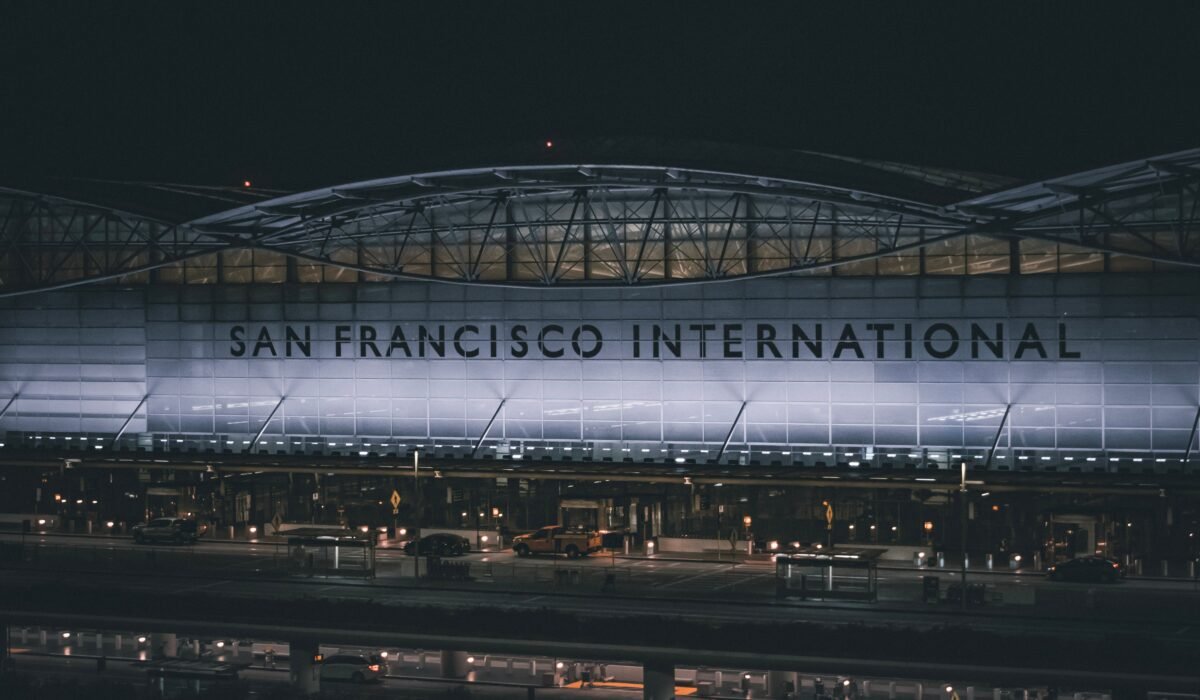Finding cheap flights San Francisco — Finding Cheap Flights San Francisco: Smart Booking Tips — Photo by Justin L U C K on Pexels