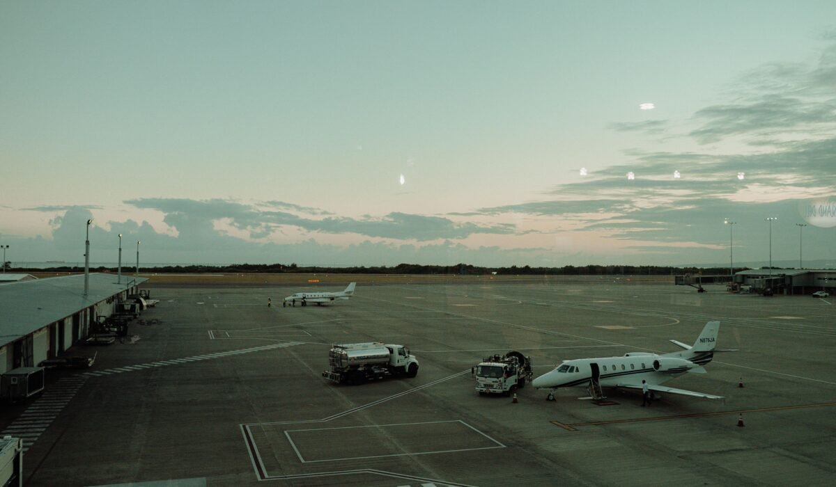 How to Find Cheap Flights to Tampa — How to Find Cheap Flights to Tampa: Your Smart Guide — Photo by manu gvzman on Pexels