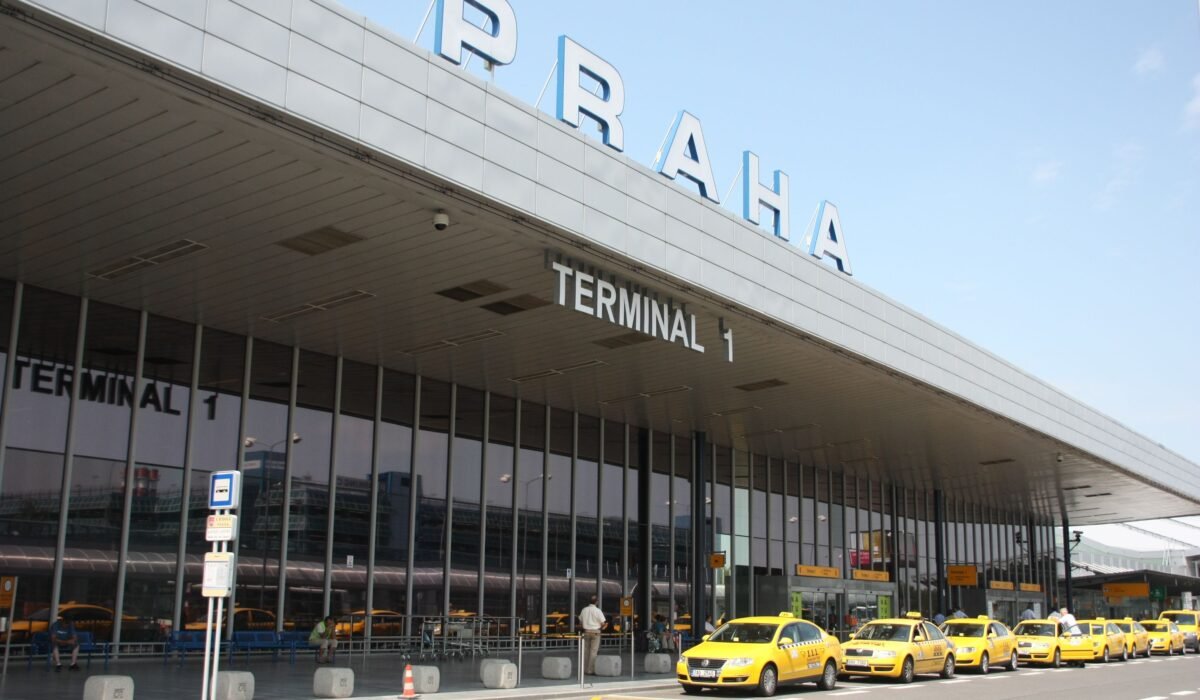 Airport Taxi Booking Guide — Airport Taxi Booking Guide: Your Ultimate Navigator — Photo by YL Lew on Pexels