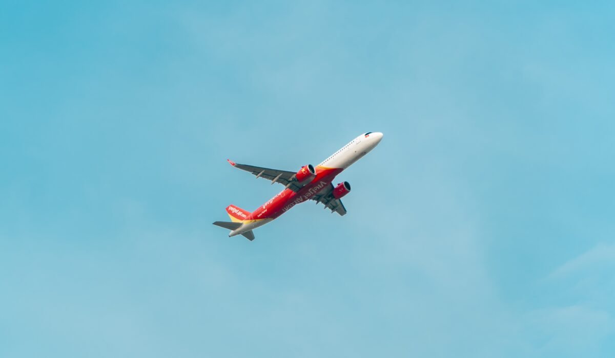 How to Earn Airline Miles — How to Earn Airline Miles & Leverage Them for Seamless Travel — Photo by Phát Trương on Pexels