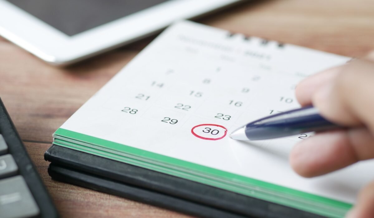 How to Change Your Flight Date — How to Change Your Flight Date: Avoid Fees & Save — Photo by Towfiqu barbhuiya on Pexels