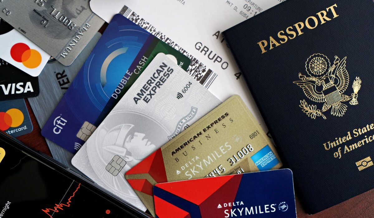 Best credit cards for free flights international — Best Credit Cards for Free International Flights in 2024 — Photo by DΛVΞ GΛRCIΛ on Pexels