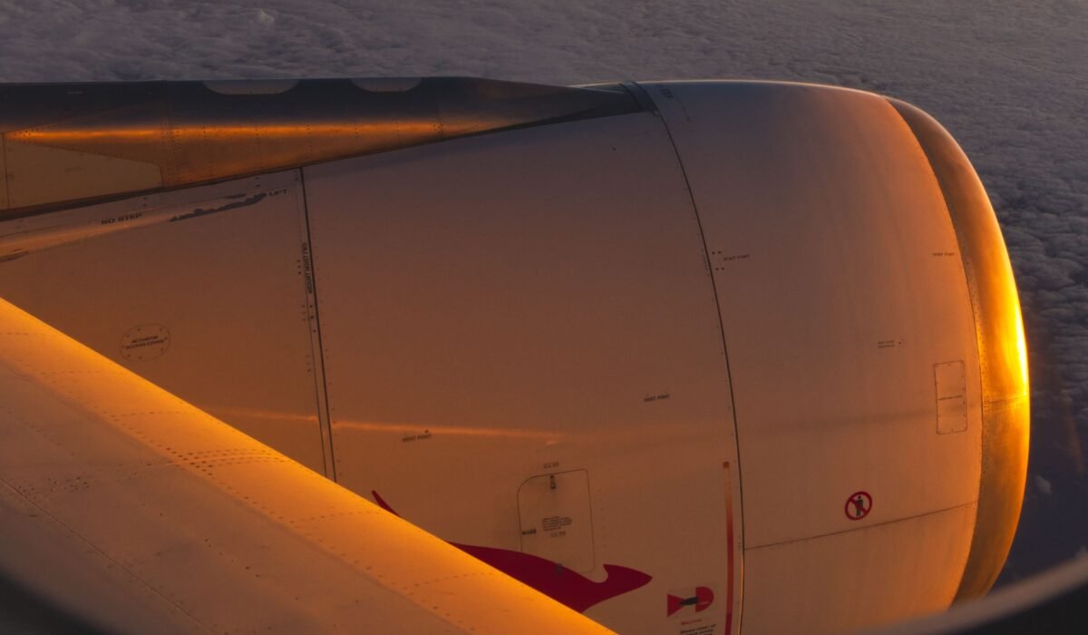 best red eye flights guide — Best Red Eye Flights Guide: Smart Travel Strategies — Photo by Abdus Samad Mahkri on Pexels