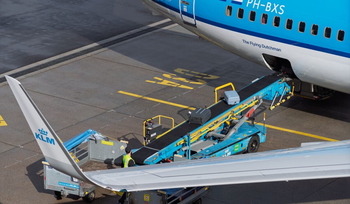 USA Airline Carry-On Rules 2026 — USA Airline Carry-On Rules 2026: Size & Weight Guide — Photo by Martijn Stoof on Pexels