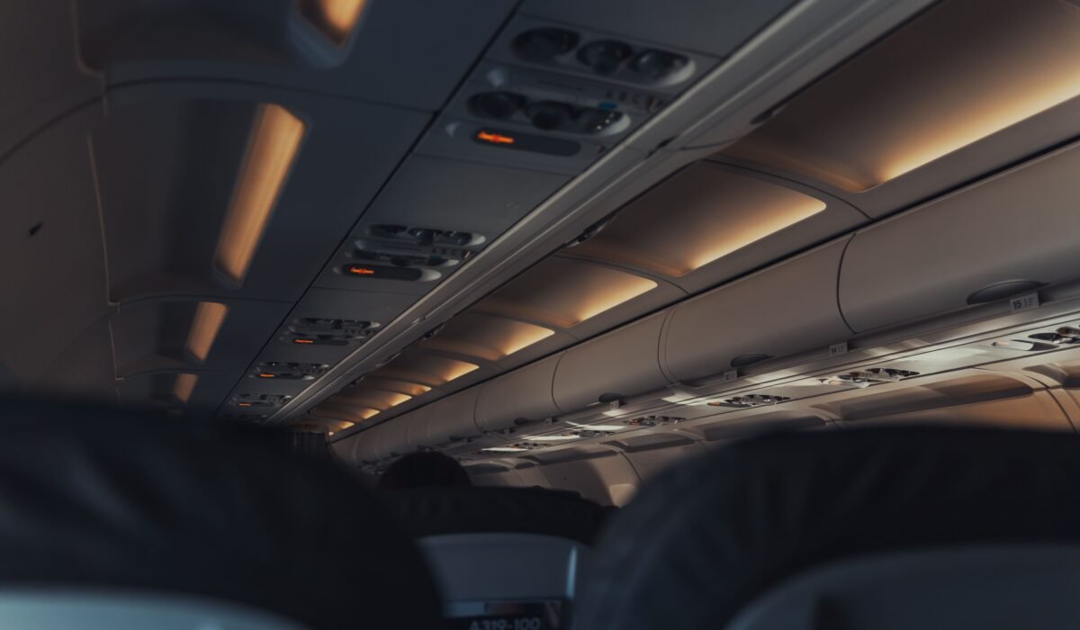 How to Choose the Best Airline — How to Choose the Best Airline: Smart Traveler's Guide — Photo by Michael Pointner on Pexels