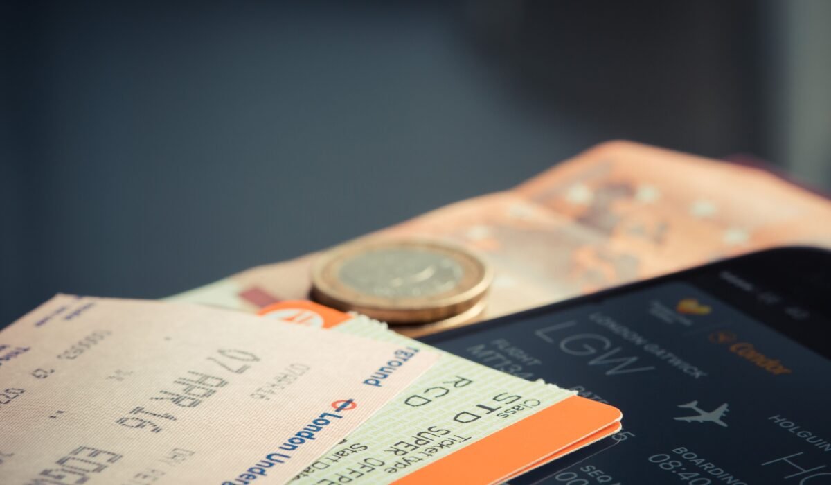 airline change fees USA — Airline Change Fees USA: Your Complete Flight Guide — Photo by Torsten Dettlaff on Pexels