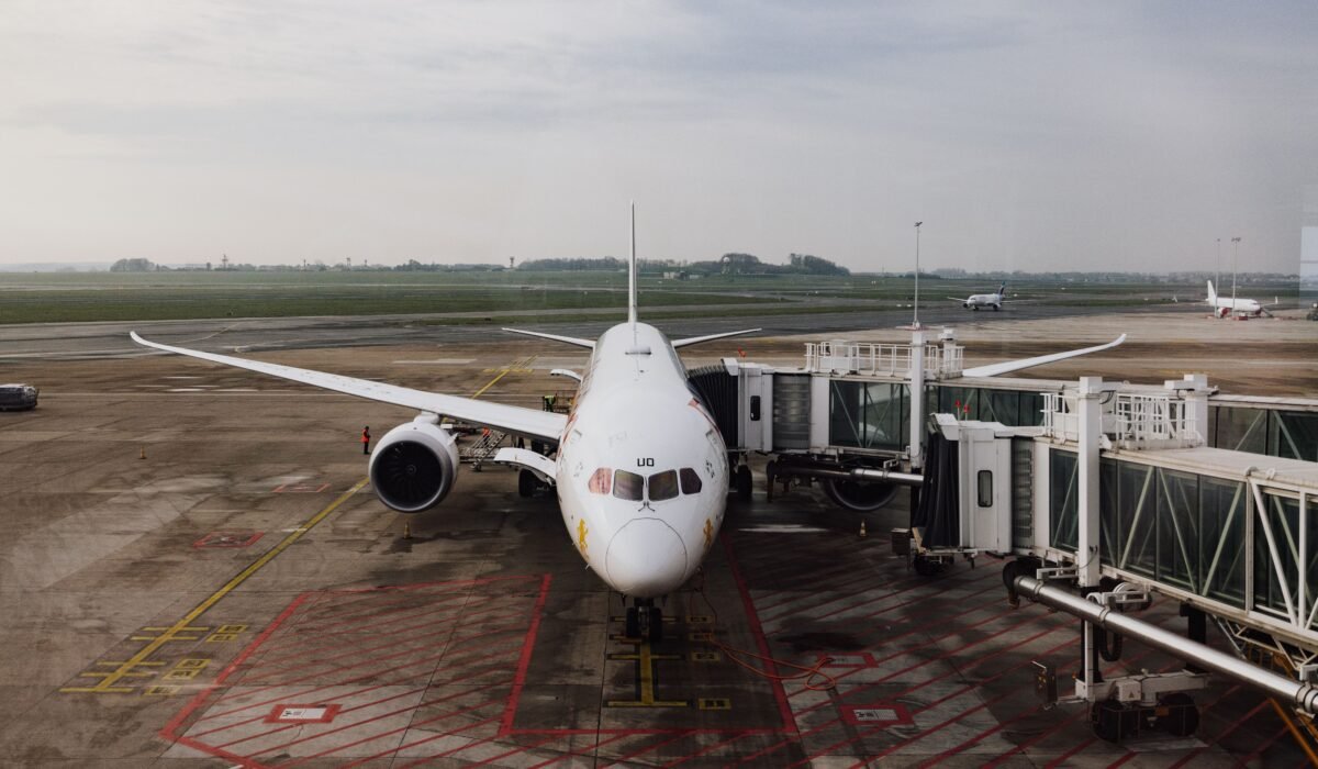 Airline Overbooking Compensation USA — Airline Overbooking Compensation USA: Your Rights Guide — Photo by K on Pexels