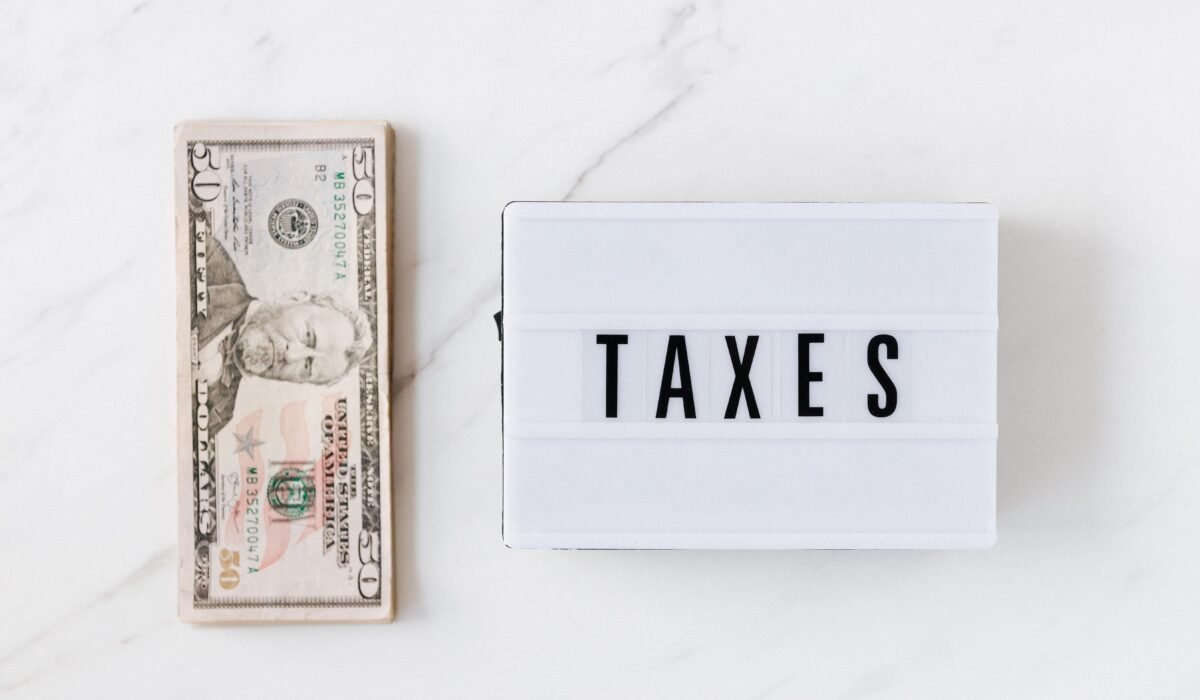 Common Airline Fees Explained — Common Airline Fees Explained: Your 2026 Guide — Photo by https://kaboompics.com/ on Pexels