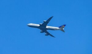 Long-Haul Flight Survival Guide — Long-Haul Flight Survival Guide: Master Your Next Trip — Photo by Robert So on Pexels