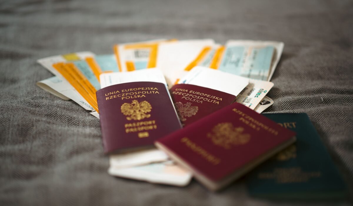 USA airline name change policies — USA Airline Name Change Policies: Complete Guide — Photo by Jakub Zerdzicki on Pexels