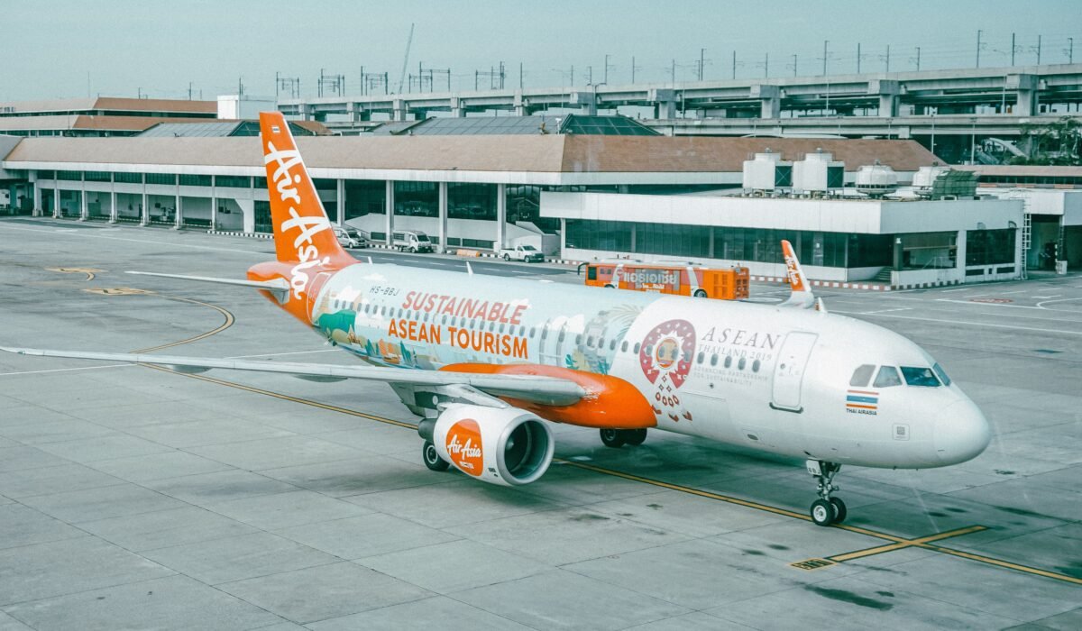 US airline carbon offset programs — US Airline Carbon Offset Programs: Your Eco-Travel Guide — Photo by pipop kunachon on Pexels